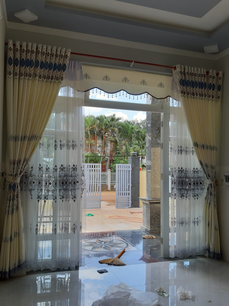 Rèm cửa phòng khách đơn giản mà lịch sự